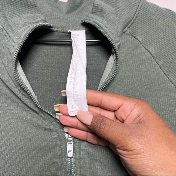 Fabletics Women Crop Jacket Large Green Rib Kinsley Seamless Gym Workout - Picture 3 of 7